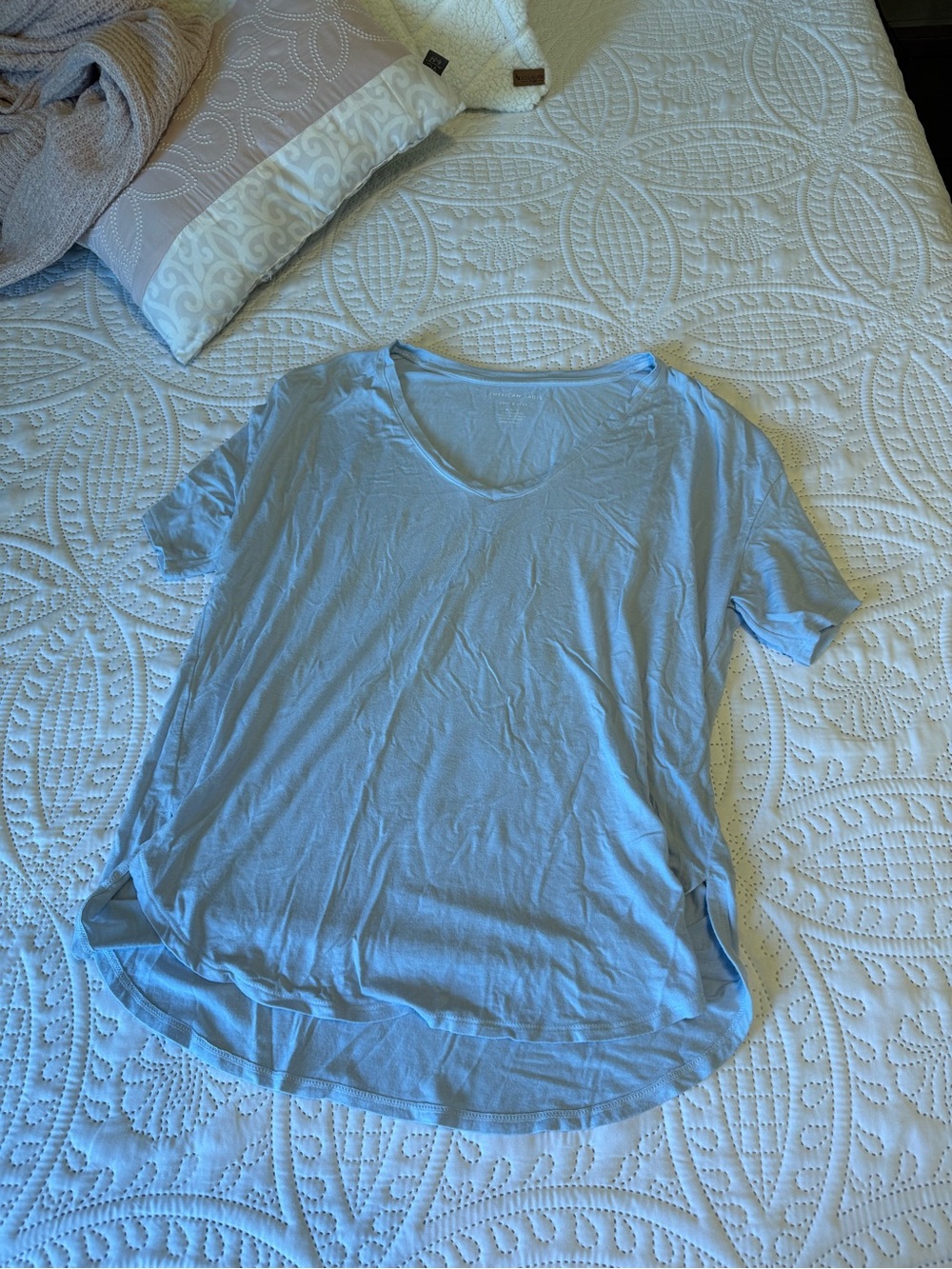 American Eagle Outfitters Light Blue Scoop Neck Short Sleeve Tee
